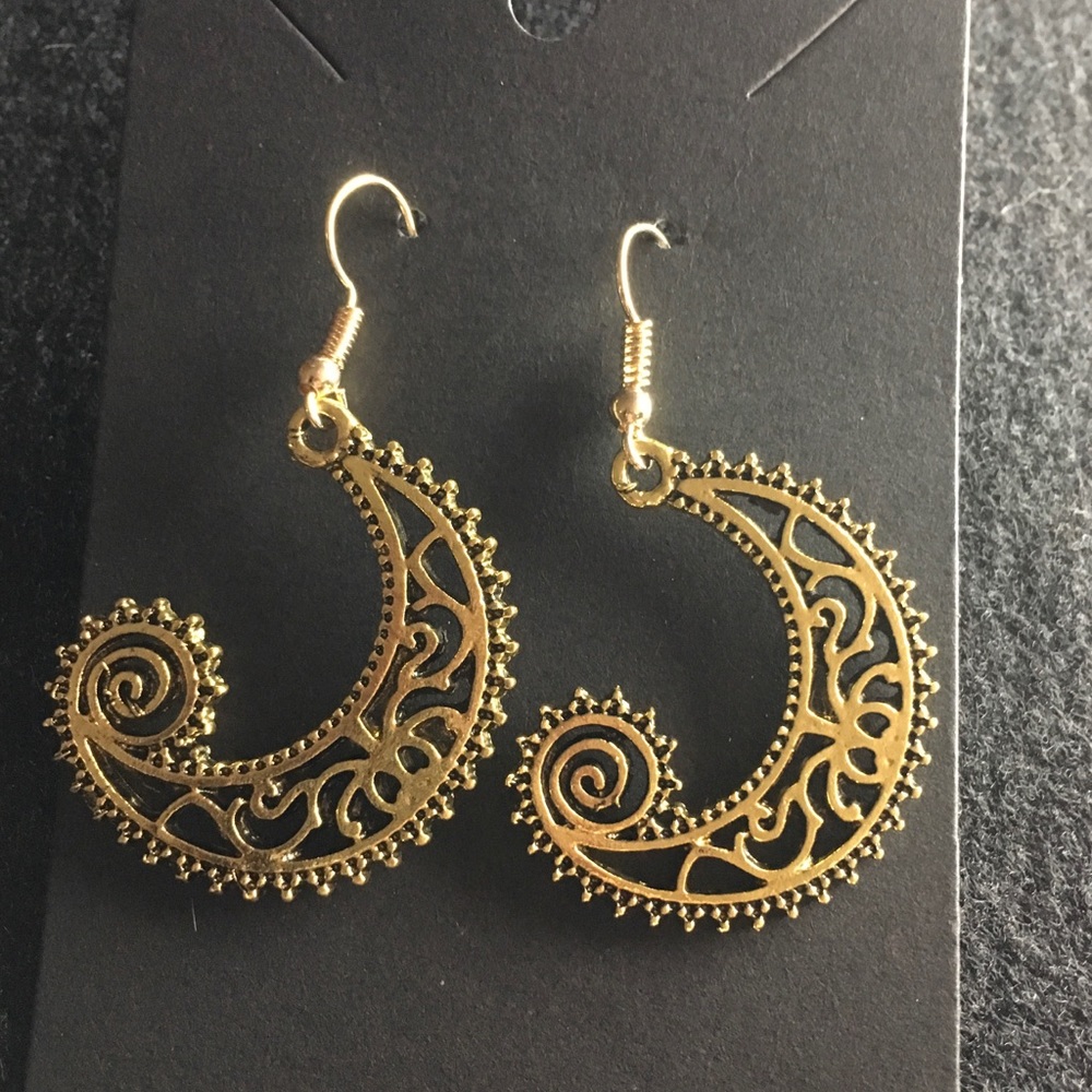 Moon Shape Earrings